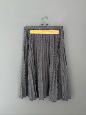 Chaus Pleated Midi Skirt in Navy Check | Size Small